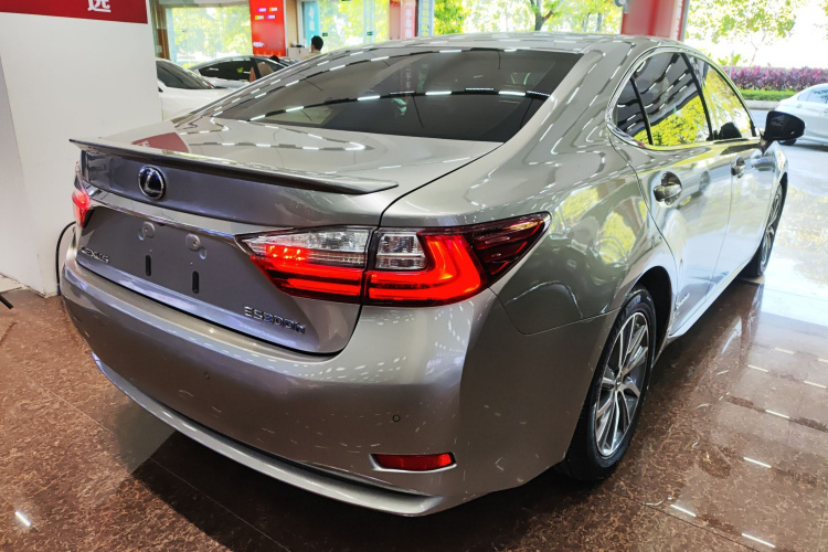雷克萨斯ES 2015款 300h 舒适版车身外观6005