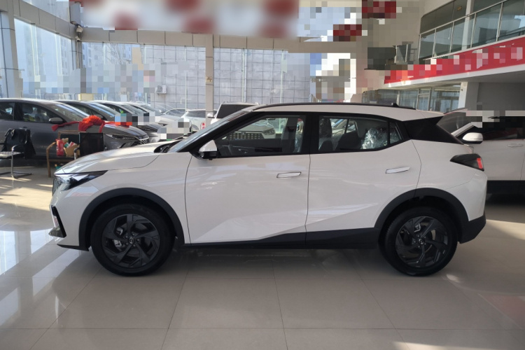 广汽传祺 传祺GS3 2023款 影速 270T 劲享版车身外观4