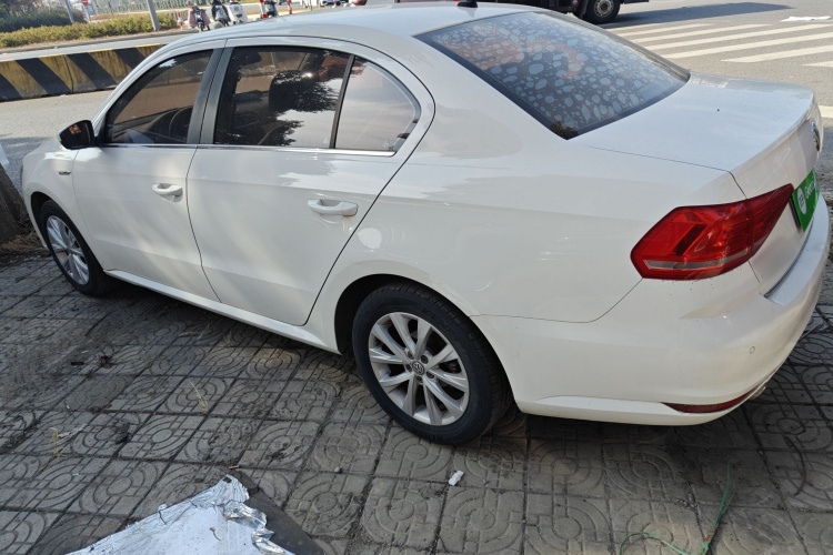 大众 朗逸 2017款 1.6L 手动舒适版车身外观4