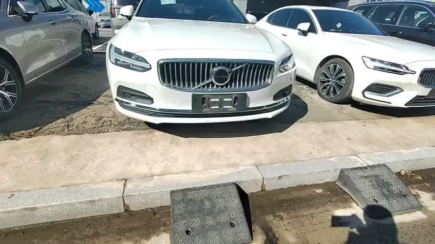 沃尔沃S60 2024款 B4 智远豪华版实拍1