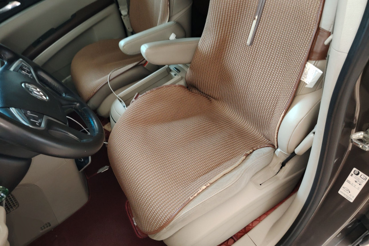 别克GL8 2017款 25S 豪华型 国V局部细节19