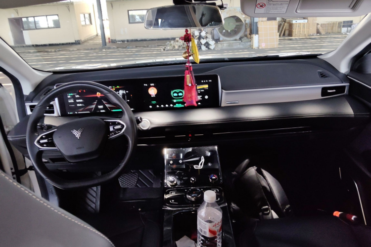 哪吒汽车 哪吒U 2021款 Pro 400 巡航版中控内饰12
