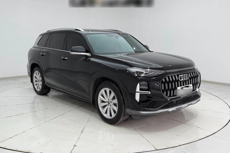 奥迪Q6 2024款 45 TFSI quattro 齐云型 羽林套装 7座车身外观6002