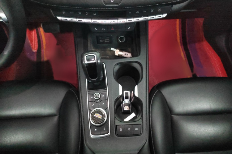 凯迪拉克XT4 2018款 28T 两驱领先型局部细节18