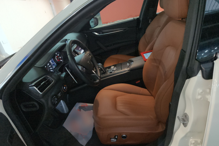 玛莎拉蒂 Ghibli 2023款 2.0T GT中控内饰19