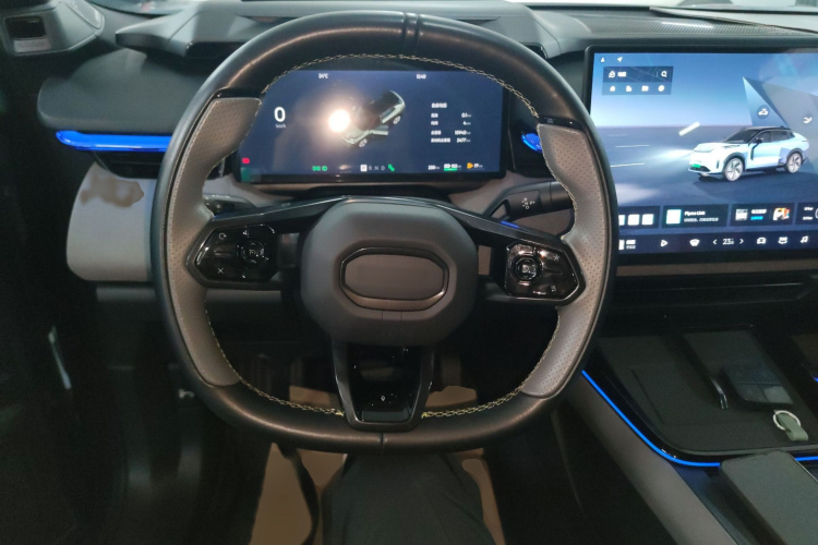 领克08 EM-P 2025款 220km 四驱性能Halo局部细节13