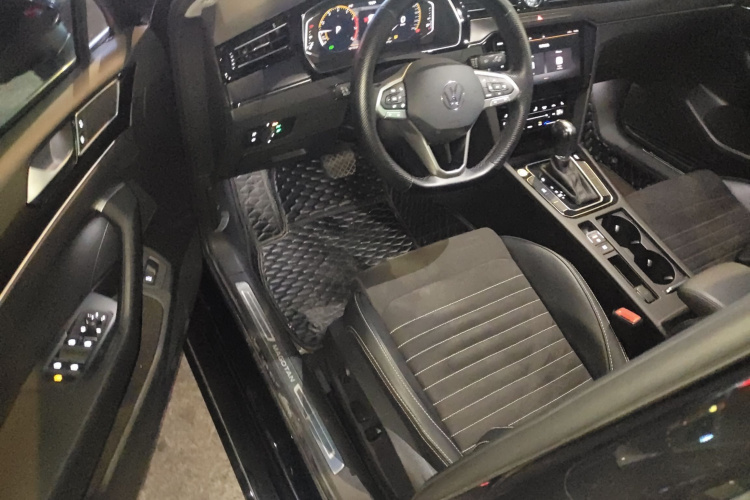 大众 迈腾 2020款 330TSI DSG 豪华型中控内饰20