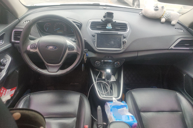 福特 福睿斯 2015款 1.5L 自动时尚型中控内饰12