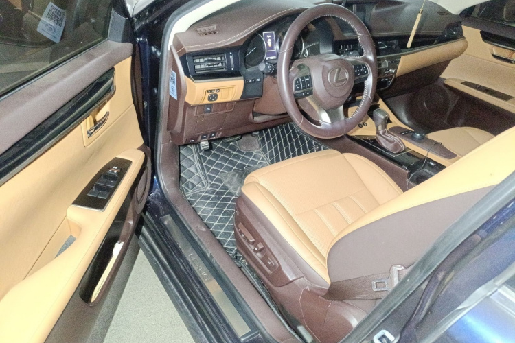 雷克萨斯ES 2015款 200 精英版中控内饰7003