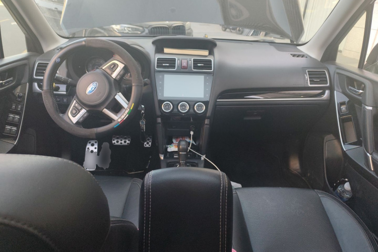 斯巴鲁 森林人 2016款 2.0i 时尚导航版中控内饰12