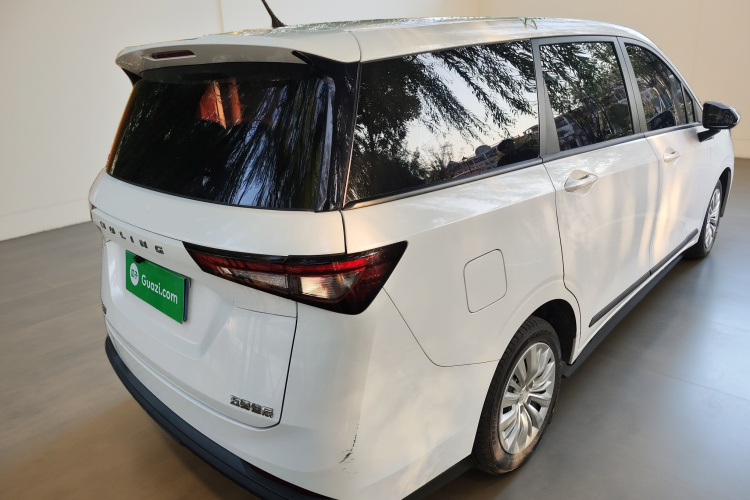 五菱汽车 五菱佳辰 2022款 1.5L 手动乐享精英型车身外观7