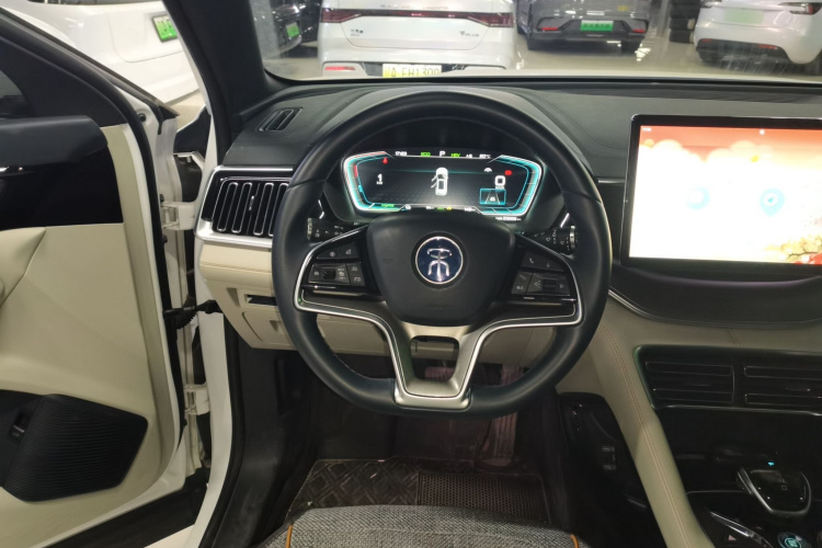 比亚迪 宋PLUS新能源 2021款 DM-i 51KM 尊荣型中控内饰13