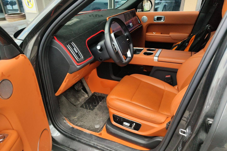 理想汽车 理想L8 2023款 Air中控内饰19