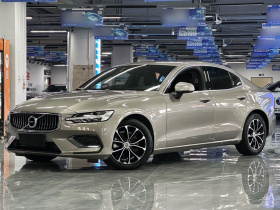 沃尔沃S60 2022款 B4 智逸豪华版