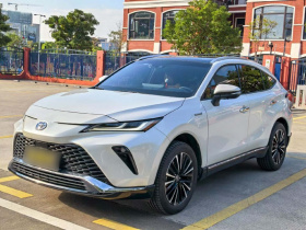 丰田 威飒 2023款 2.5L智能电混双擎 两驱尊贵版