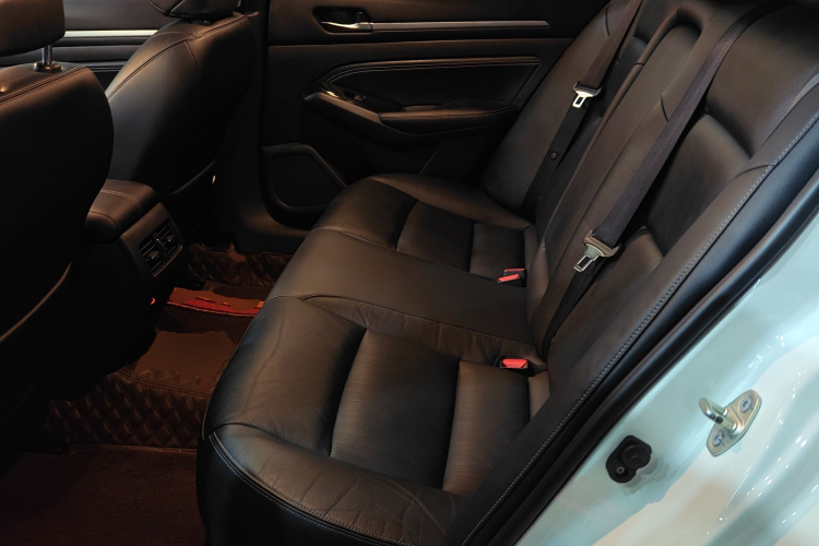 日产 天籁 2021款 2.0T XL 智进版中控内饰21