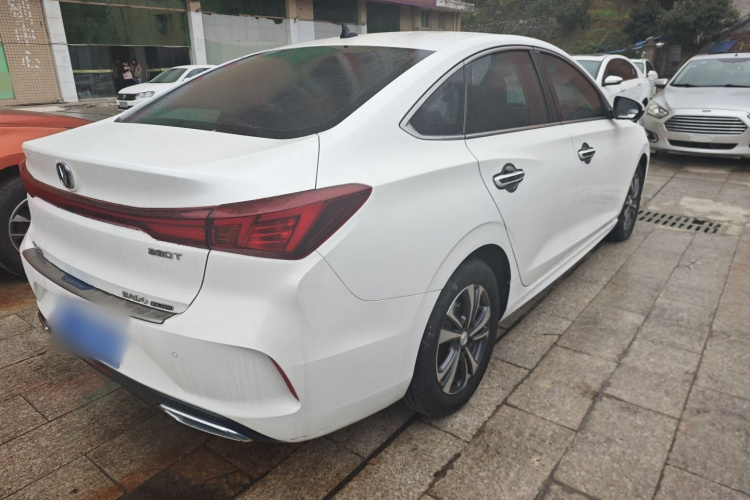 长安 逸动 2022款 PLUS 蓝鲸NE 1.4T GDI DCT尊贵版车身外观6005