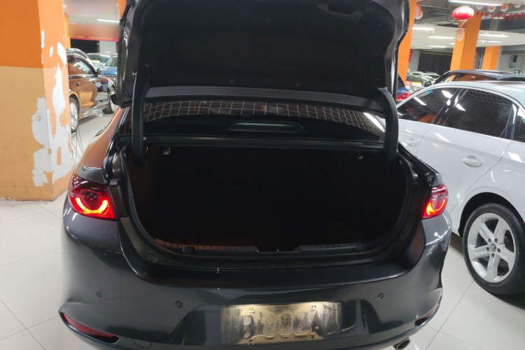 马自达3 昂克赛拉 2021款 2.0L 自动质雅版机舱底盘23