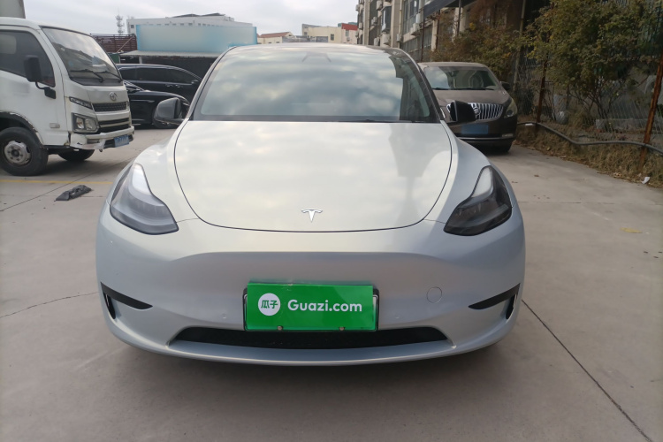 特斯拉 Model Y 2022款 改款 后轮驱动版车身外观2