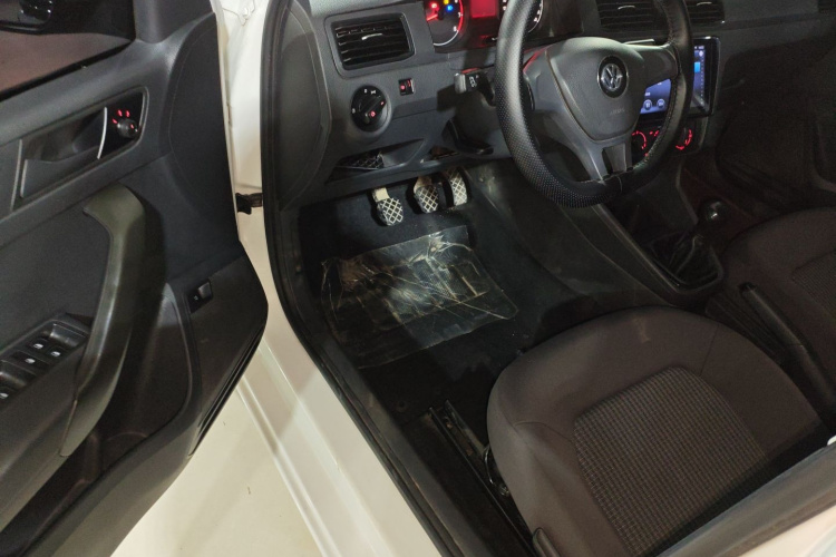 大众 桑塔纳 2016款 1.6L 手动风尚版中控内饰20