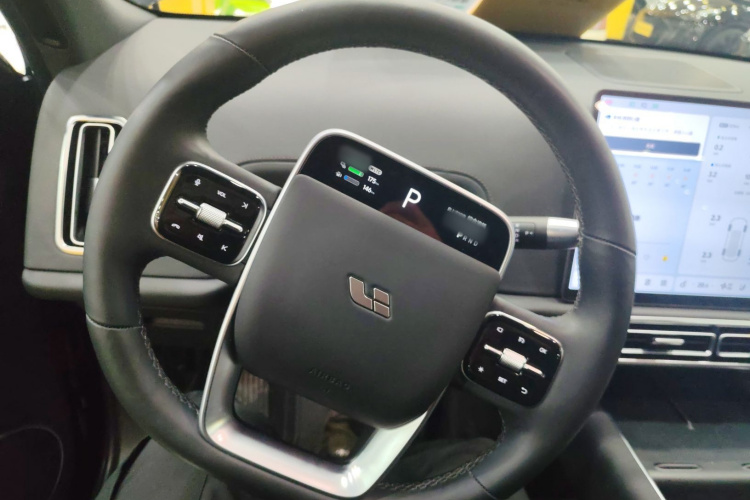 理想汽车 理想L9 2022款 Max中控内饰13