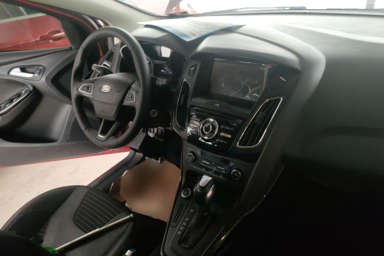 福特 福克斯 2017款 两厢 1.6L 自动风尚型智行版中控内饰12