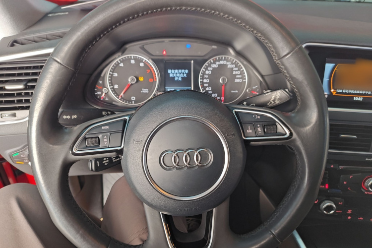 奥迪Q5 2017款 Plus 40 TFSI 技术型中控内饰13