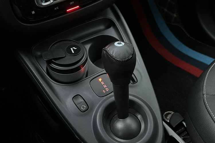 smart forfour 2016款 0.9T 66千瓦先锋版中控内饰7008