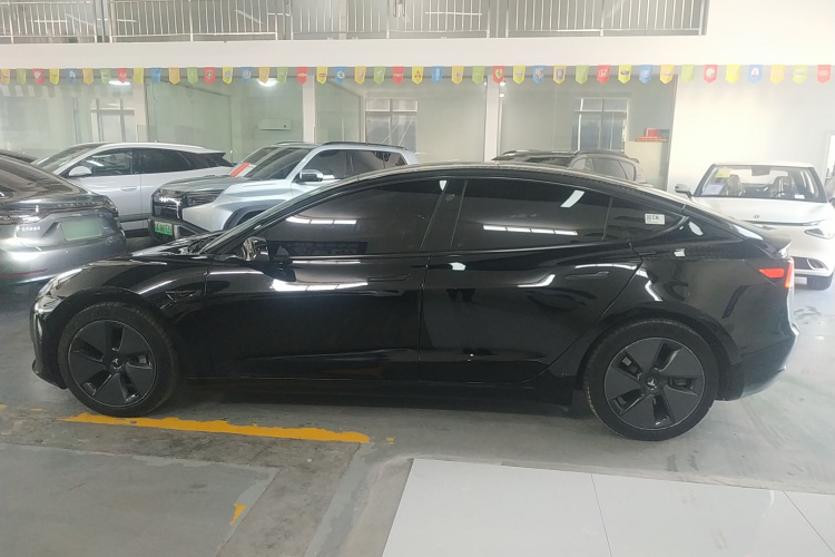 特斯拉 Model 3 2022款 后轮驱动版车身外观6001