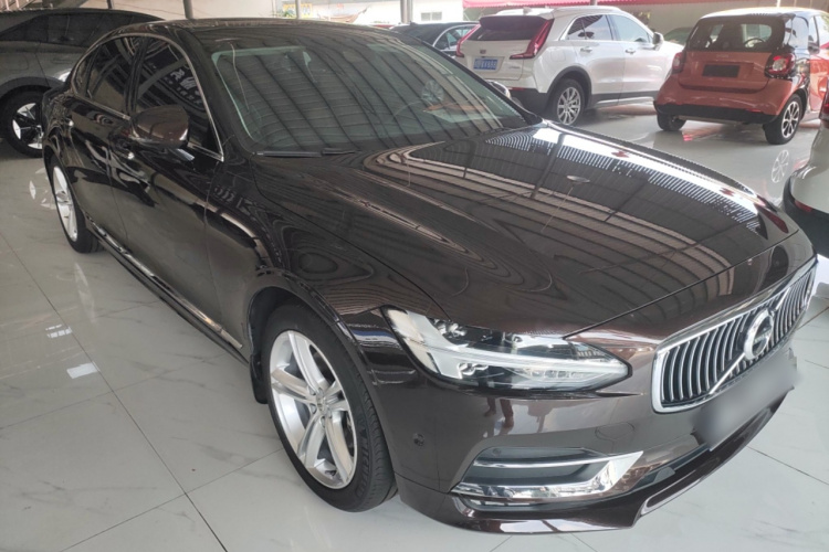 沃尔沃S90 2019款 T5 智远版车身外观3