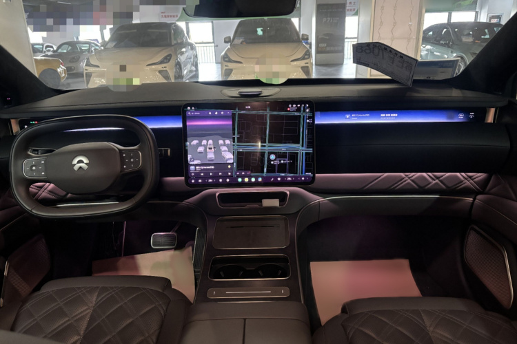 蔚来ET9 2025款 102kWh中控内饰7003