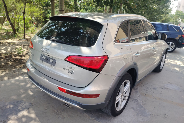 奥迪Q5 2017款 Plus 40 TFSI 技术型车身外观7