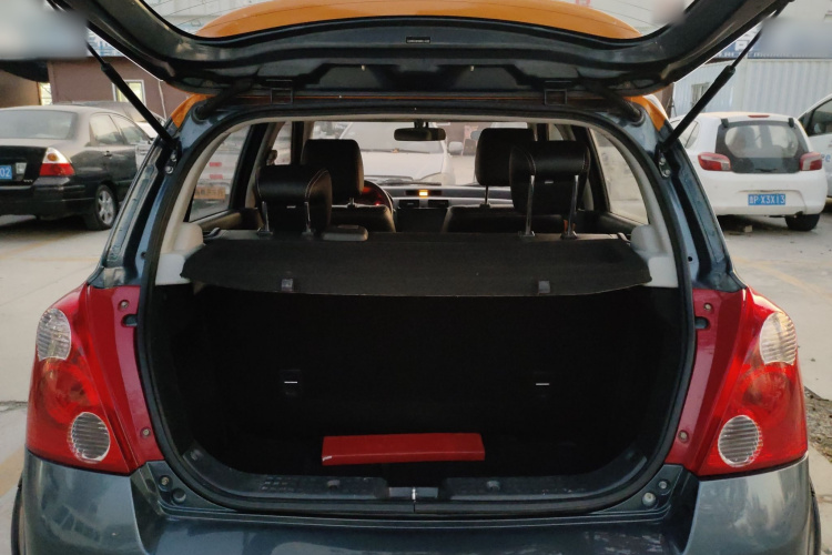 铃木 雨燕 2016款 1.5L 自动时尚型酷玩版局部细节23