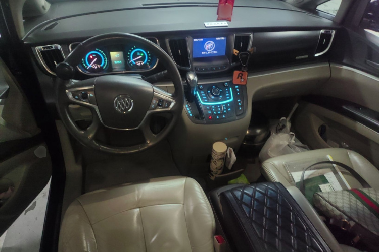 别克GL8 2013款 3.0L GT豪华商务豪雅版中控内饰7002