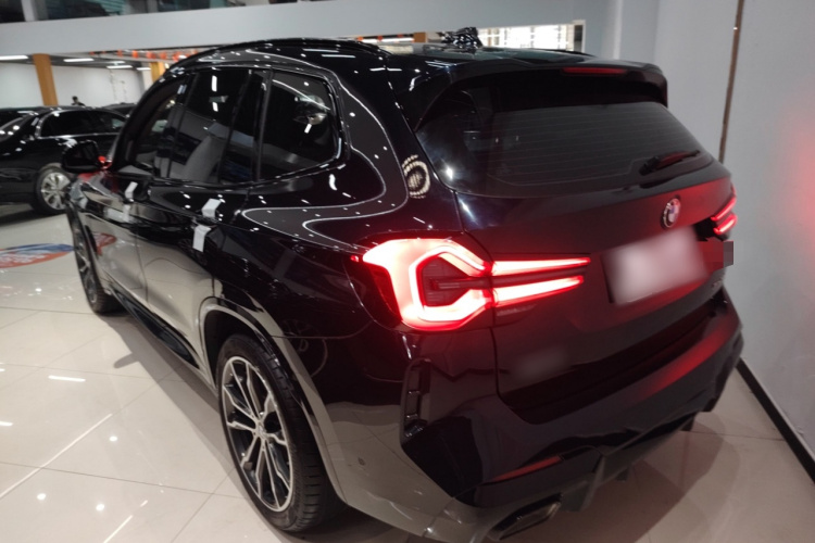 宝马X3 2023款 改款 xDrive30i 领先型 M曜夜套装车身外观4