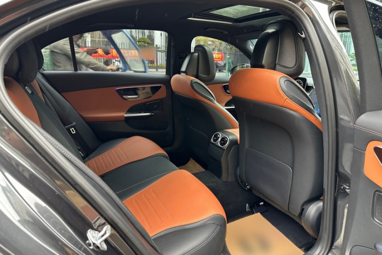 奔驰C级 2022款 改款 C 200 L 运动版中控内饰7001