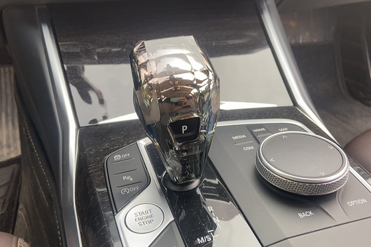 宝马3系 2021款 改款二 325Li M运动套装中控内饰7006