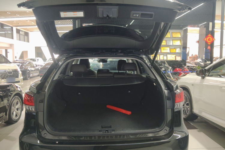 雷克萨斯RX 2020款 改款 450h 四驱典雅版机舱底盘23