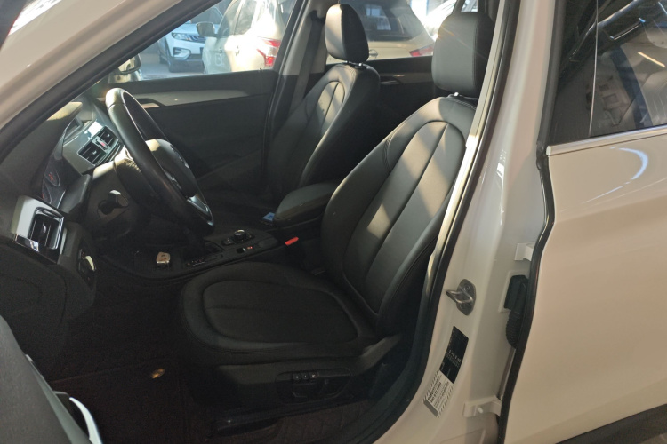 宝马X1 2016款 sDrive18Li 时尚型中控内饰19