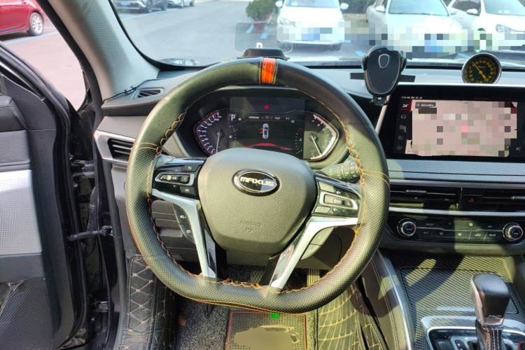 上汽大通MAXUS D90 2017款 2.0T 自动四驱 天狼星中控内饰13