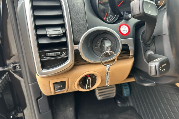 保时捷 2015款 Cayenne 3.0T中控内饰7009