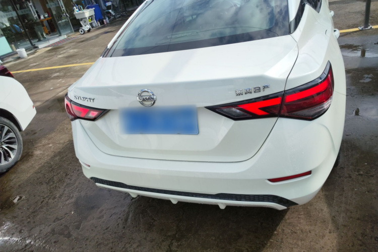 日产 轩逸 2021款 1.6L XL CVT悦享版车身外观6