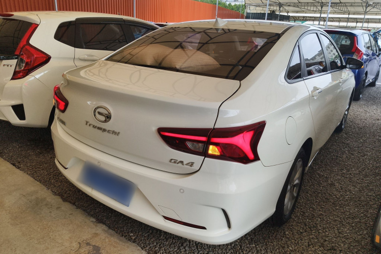 广汽传祺 传祺GA4 2018款 150N 自动豪华版车身外观7