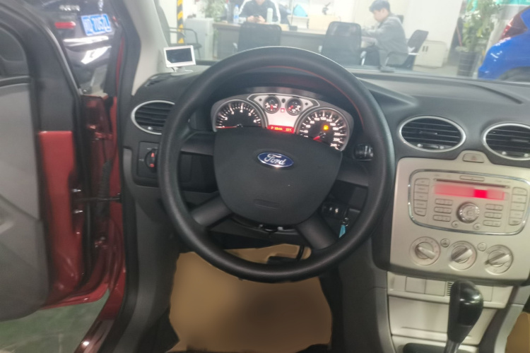 福特 福克斯 2012款 两厢经典 1.8L 自动基本型局部细节13