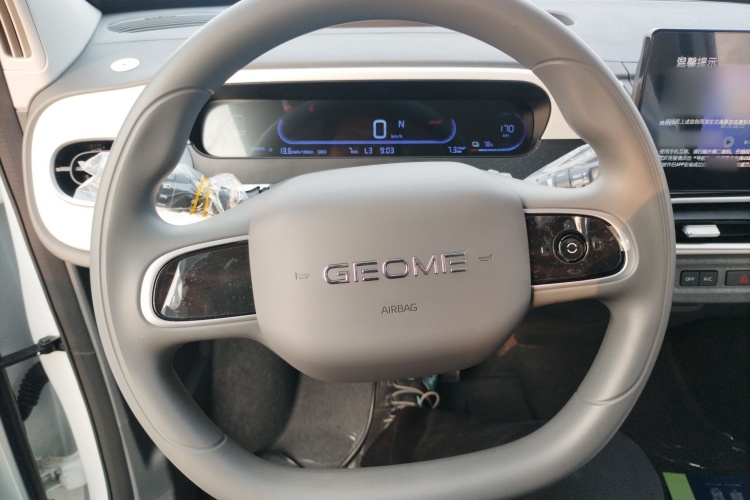 吉利银河 熊猫 2025款 210km 元气熊中控内饰13