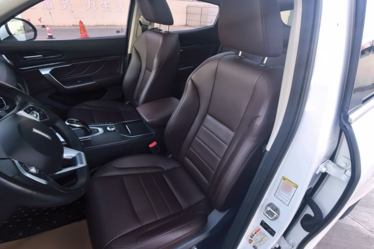 魏牌 VV5 2019款 1.5T 两驱颜先锋中控内饰7005