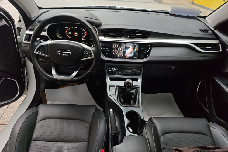 吉利汽车 帝豪 2020款 1.5L 手动向上版中控内饰7002