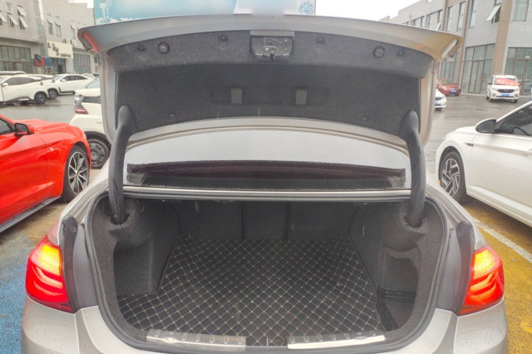 宝马3系 2017款 320Li 时尚型机舱底盘23