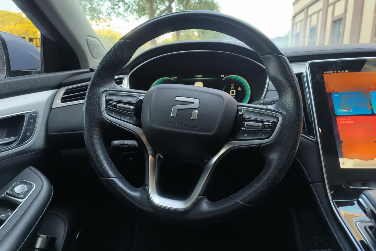 飞凡汽车 飞凡ER6 2021款 新动版 620km 智享版中控内饰13