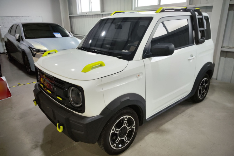 吉利银河 2025款 210km 熊猫骑士车身外观1